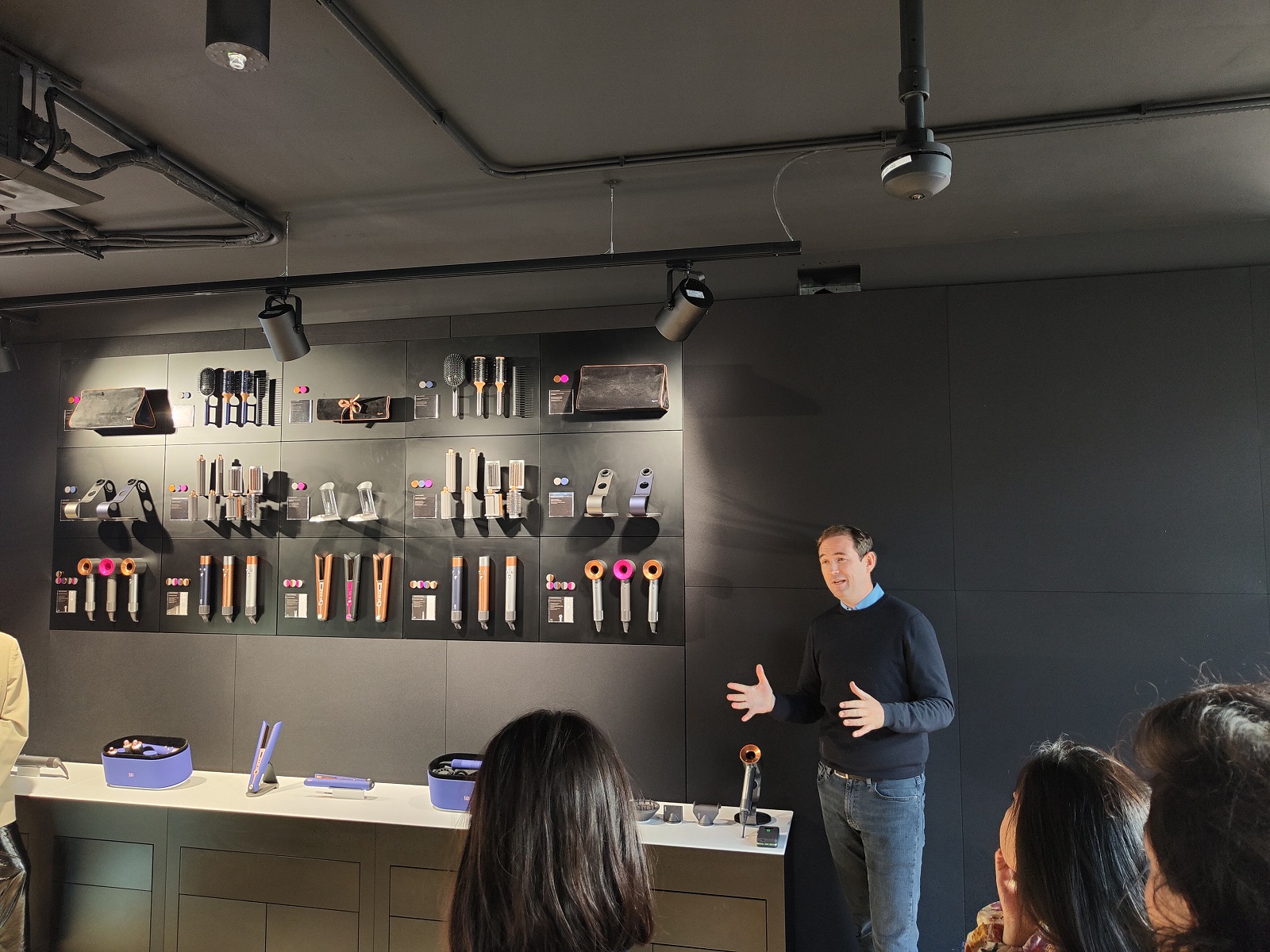 Dyson Demo Store Amsterdam Beauty Lab 3